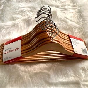 Wooden Hangers (10 pieces)